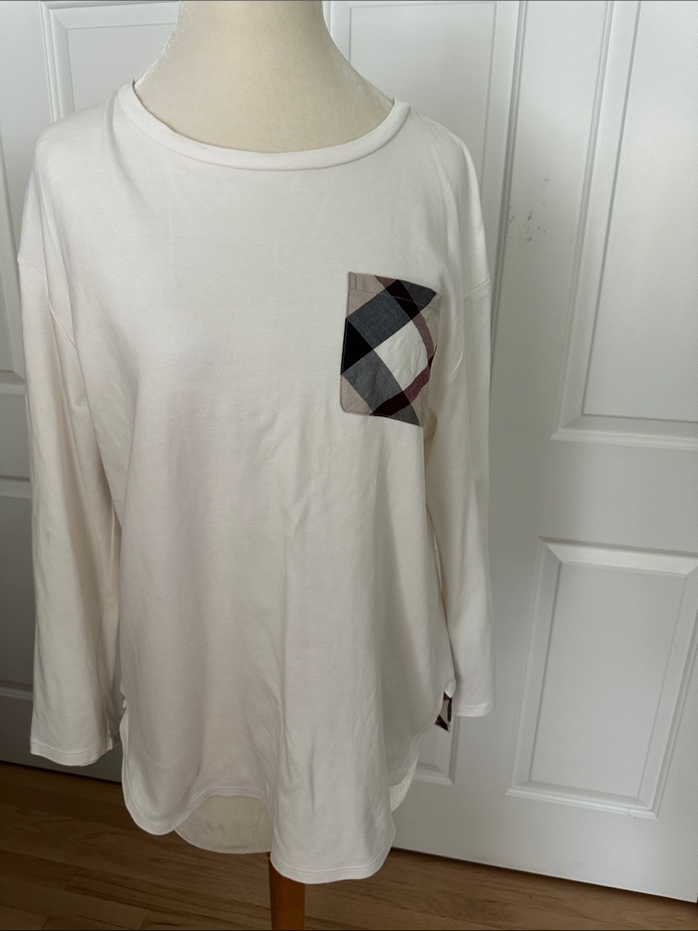 Womens Burberry/ Label Crestbridge White Tee with Plaid Pocket, Size M